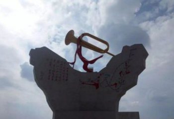 贵阳革命烈士冲锋号雕塑让革命历史长存