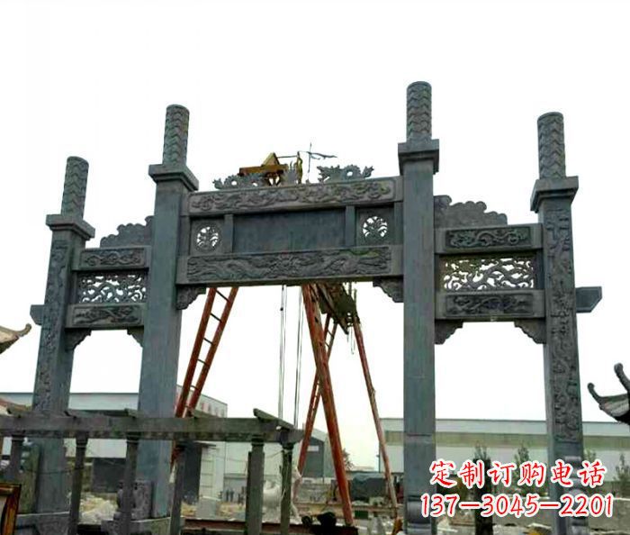 贵阳村庄牌坊雕塑传承历史文化
