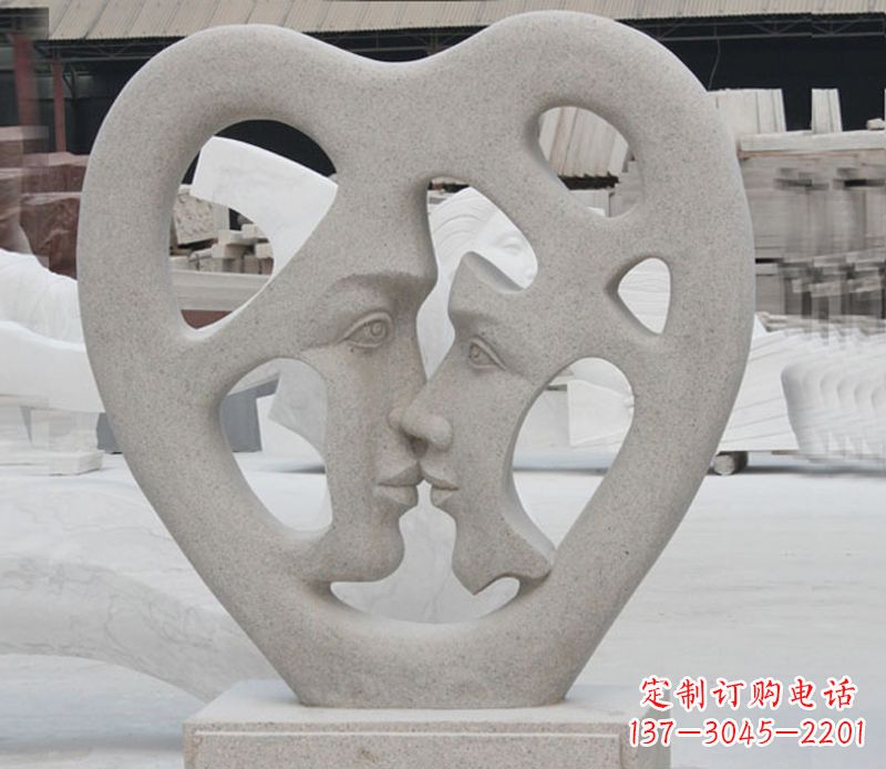贵阳情侣石雕,浪漫绽放
