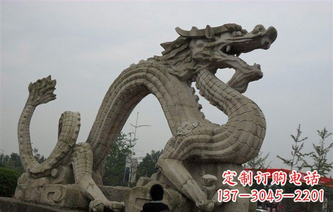 贵阳大理石龙雕塑，象征着力量与尊贵