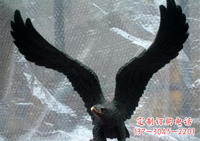 贵阳大鹏展翅玻璃钢老鹰雕塑