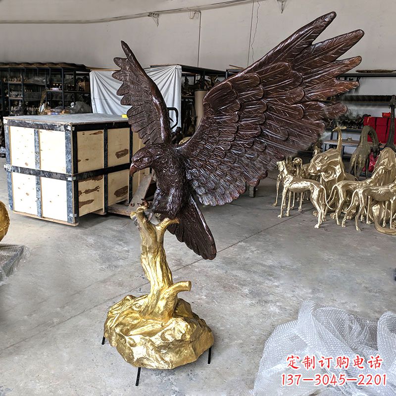 贵阳大鹏展翅老鹰铜雕
