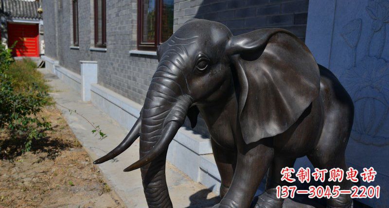 贵阳优雅大象铜雕