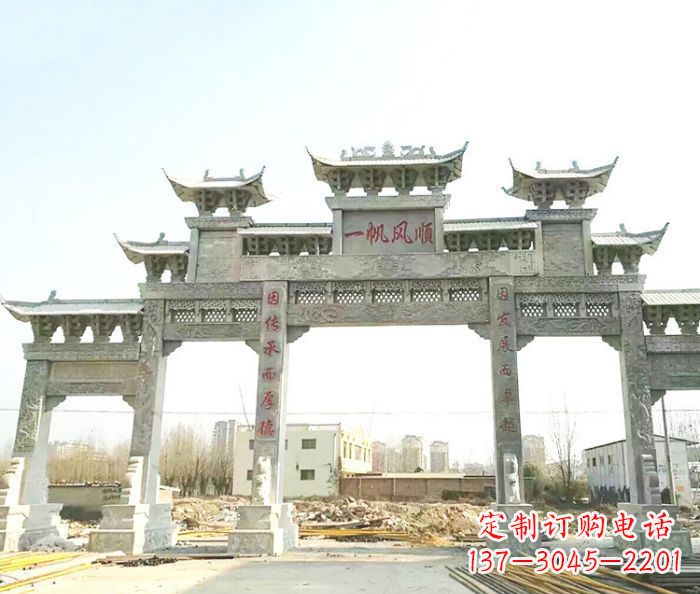 贵阳别具一格的大型五门石雕牌楼