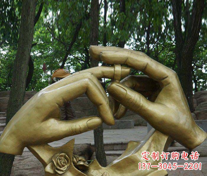 贵阳精美戒指铜雕塑