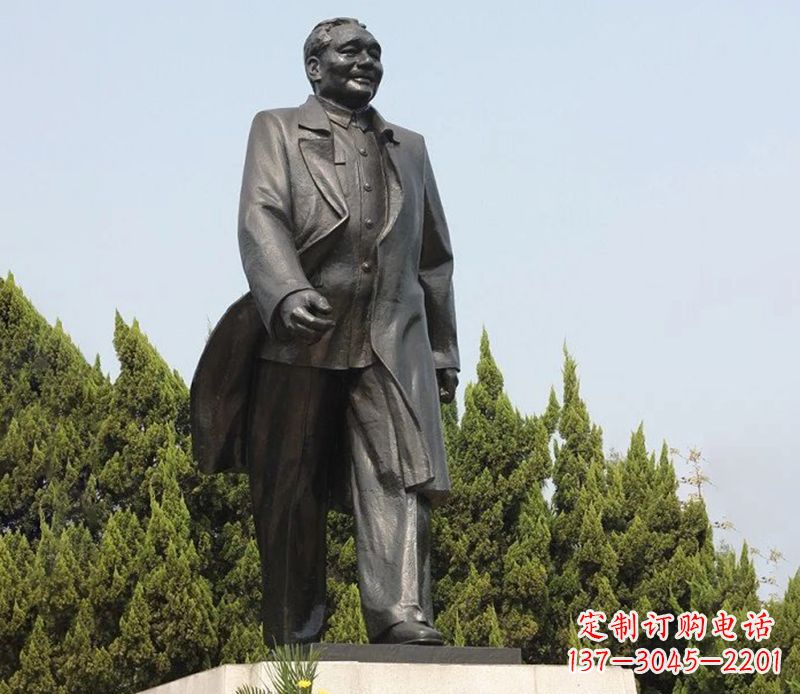 贵阳邓小平公园伟人铜雕 