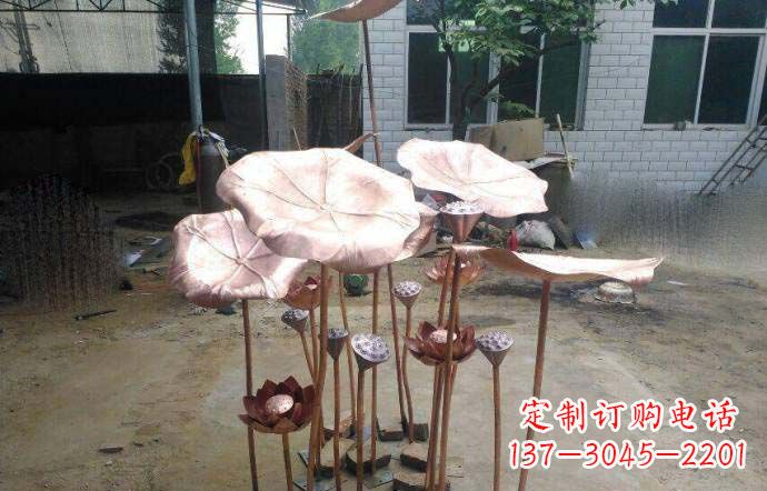 贵阳锻铜荷叶雕塑