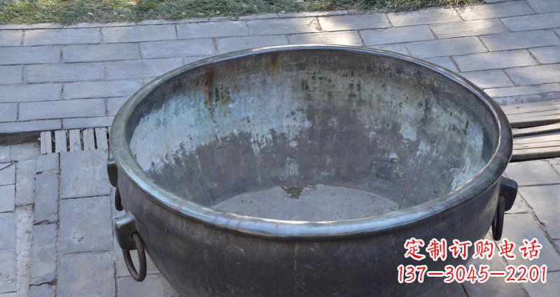 贵阳仿古纹饰铜水缸雕塑