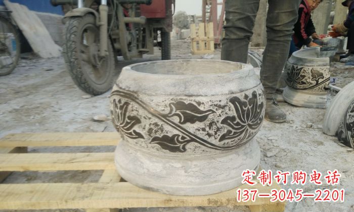 贵阳仿古圆形水缸石雕塑