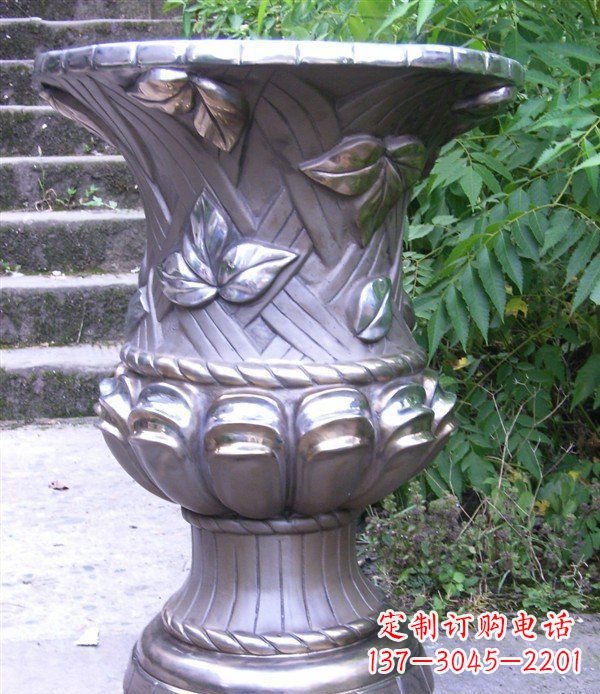 贵阳仿铜花盆玻璃钢景观雕塑