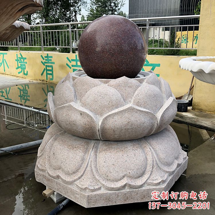 贵阳金色彩绘风水球雕塑