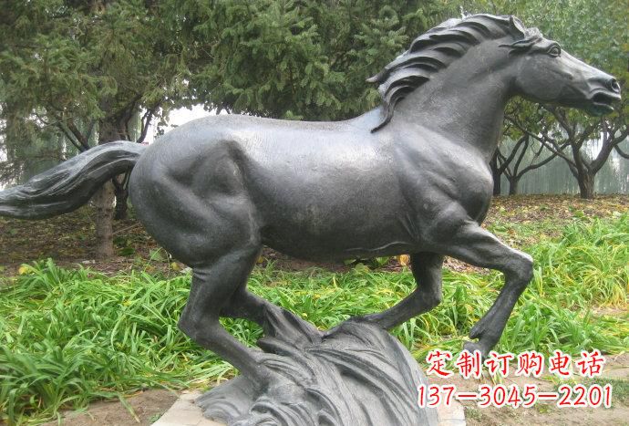 贵阳奔马铜雕—精美雕塑处处闪耀灿烂光彩