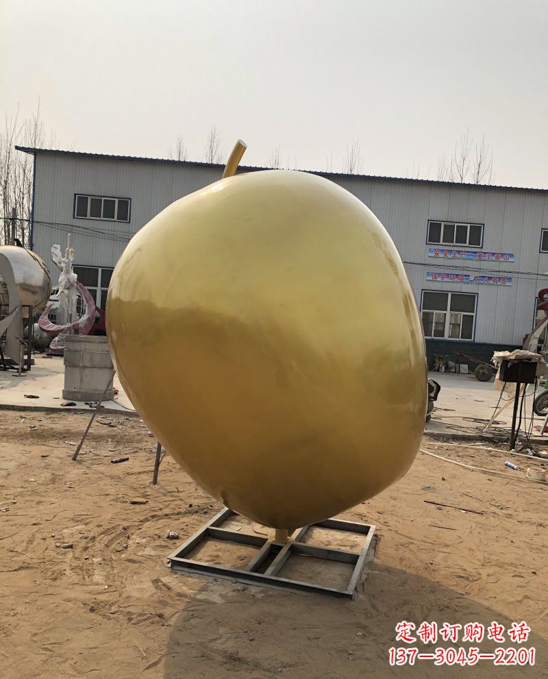 贵阳公园玻璃钢仿铜苹果雕塑