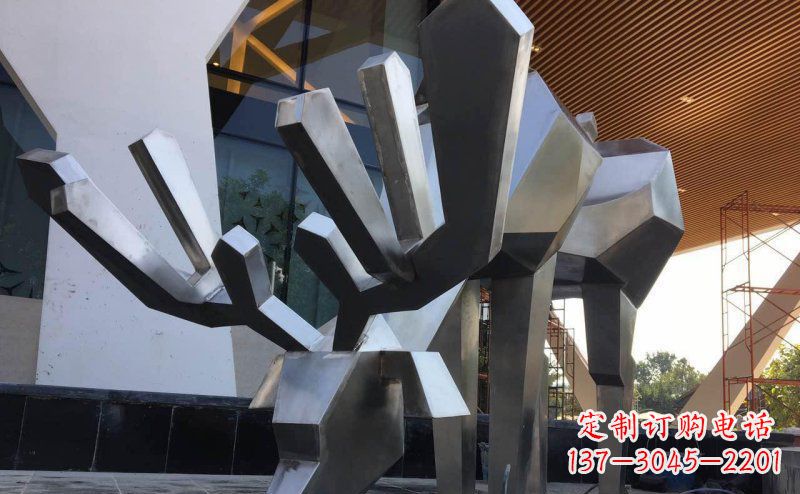 贵阳聚体雕塑抽象几何驯鹿