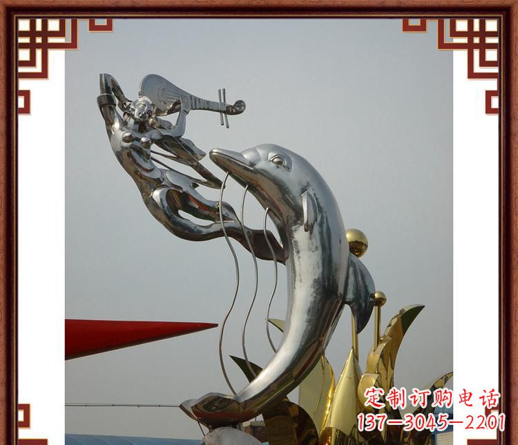 贵阳活力满满的海豚雕塑