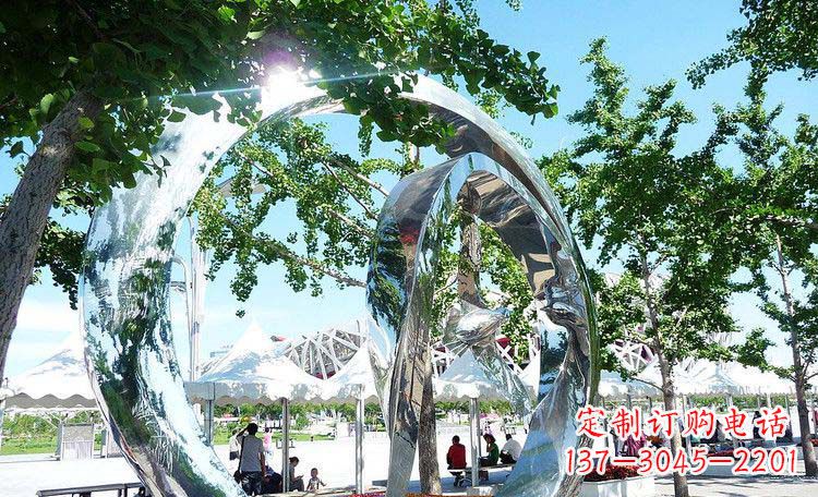 贵阳高端实木不锈钢镀层圆环雕塑