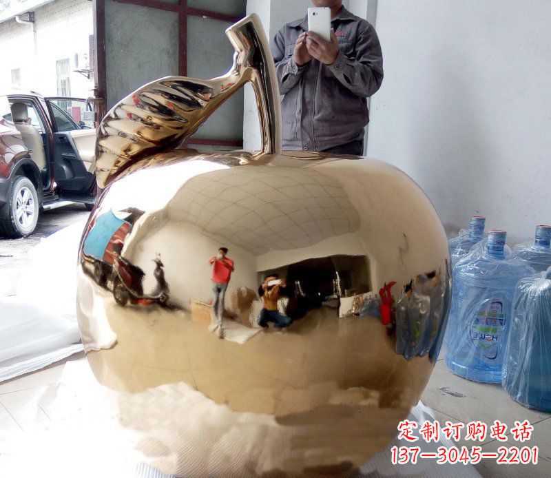 贵阳精美的不锈钢镜面苹果雕塑