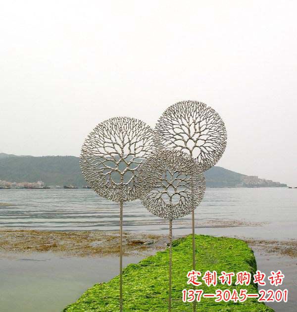 贵阳 迷人的不锈钢蒲公英雕塑