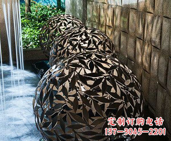贵阳不锈钢树叶镂空球景观雕塑