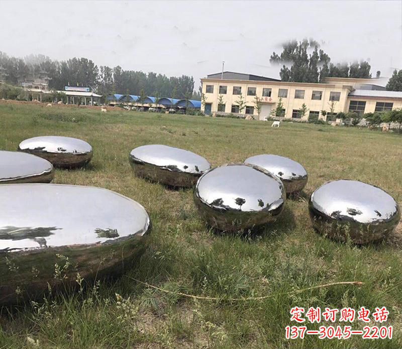 贵阳精美不锈钢水滴景观雕塑