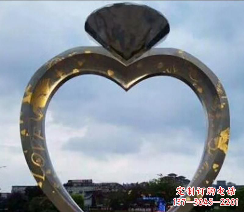 贵阳不锈钢大型钻石戒指景观雕塑