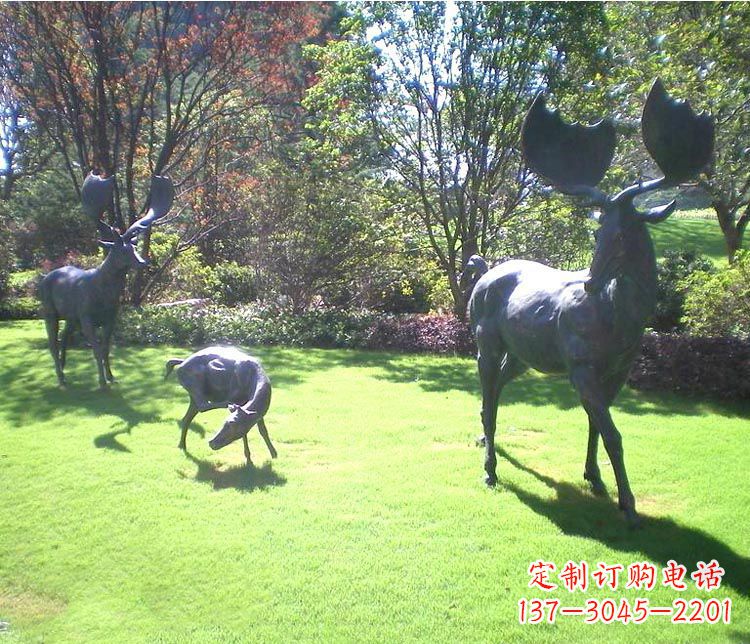 贵阳以传统工艺铸造大角鹿铜雕