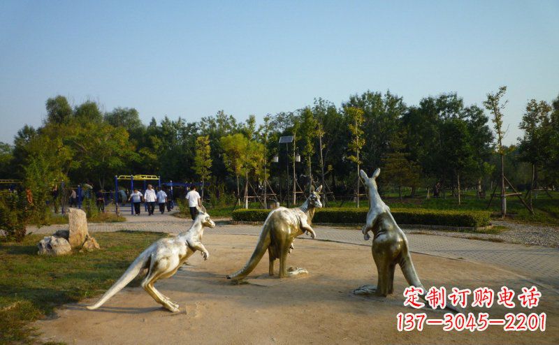 贵阳公园袋鼠动物铜雕 (3)