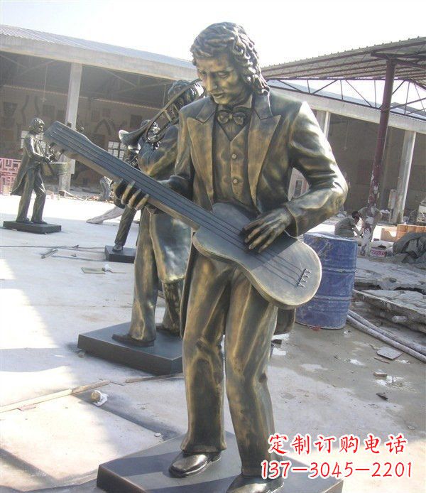 贵阳西方人物铜吉他雕塑