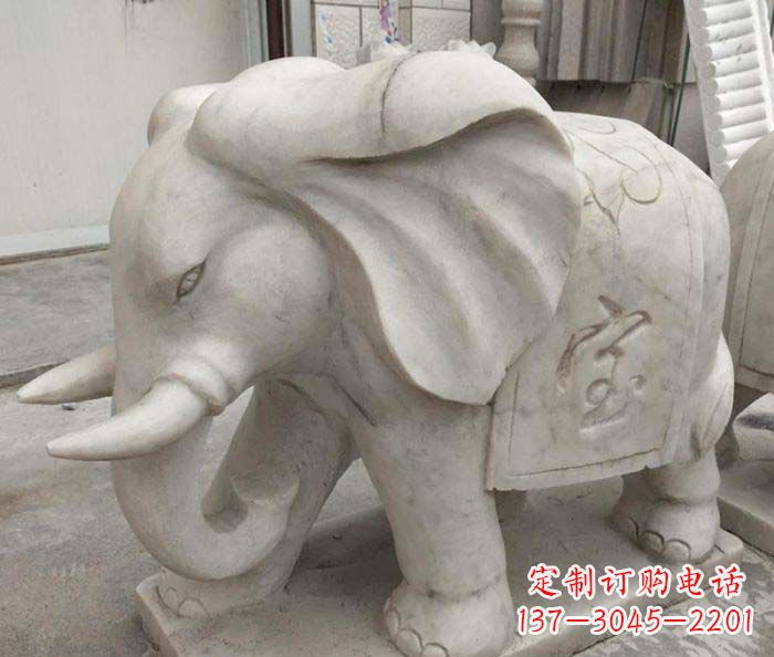贵阳中领雕塑象征招财的精致大象石雕