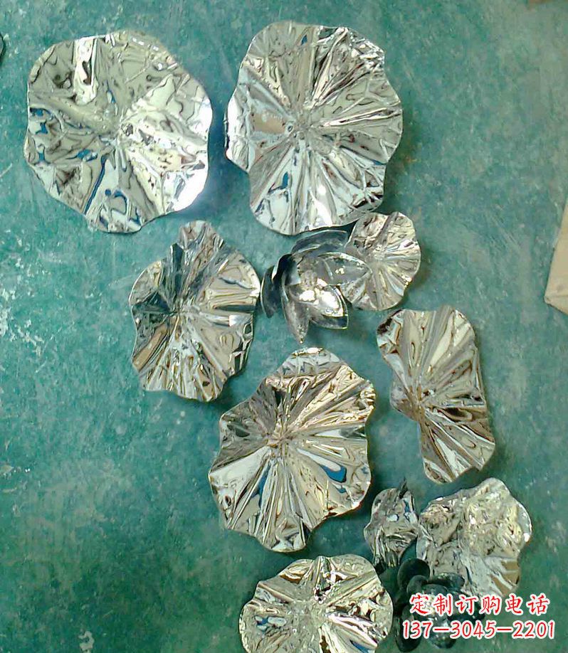贵阳精致锻铜荷叶造型雕塑