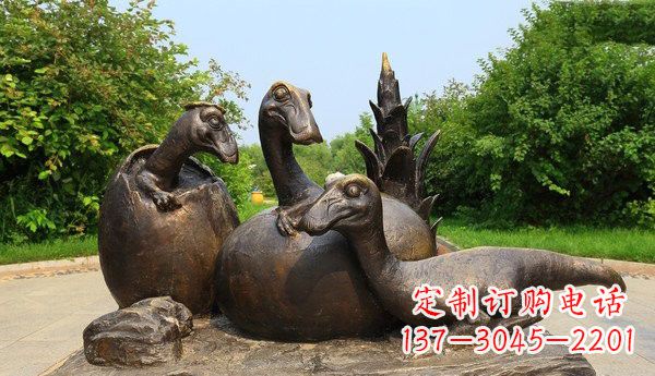 贵阳公园仿真恐龙铜雕