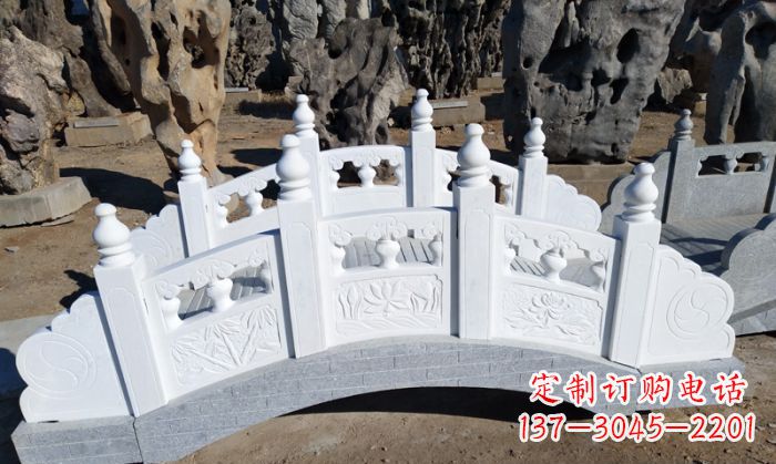 贵阳公园汉白玉石拱桥 (6)