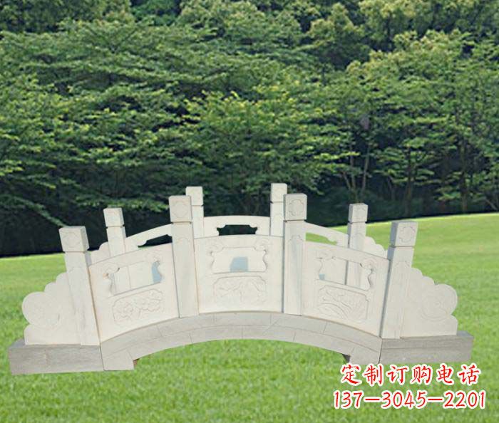 贵阳公园汉白玉石拱桥