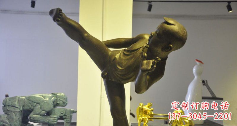 贵阳公园练功夫的小男孩人物铜雕