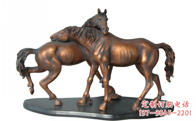 贵阳公园两匹马动物铜雕