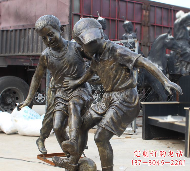 贵阳足球精美铜雕