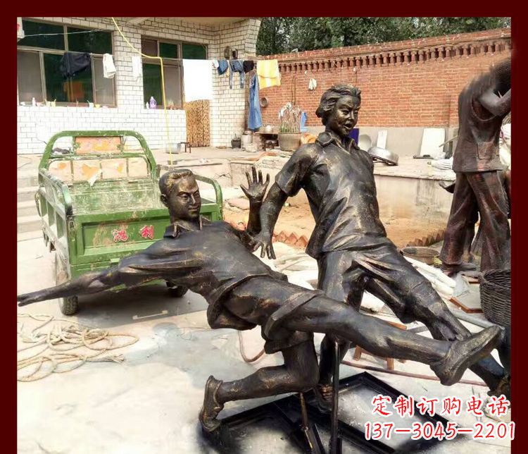 贵阳足球迷必备,象征性的足球雕塑