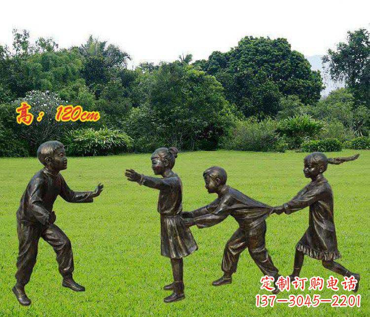 贵阳公园玩老鹰捉小鸡的儿童小品铜雕 (2)