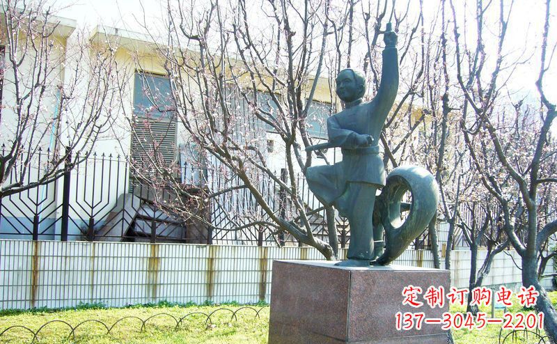 贵阳精致细腻的老人铜雕