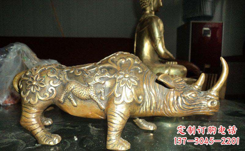 贵阳公园犀牛动物铜雕