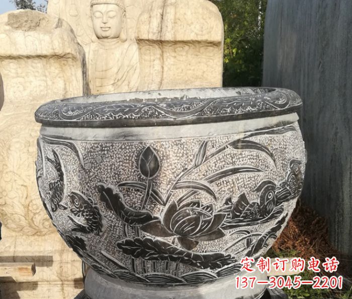 贵阳公园鸳鸯荷花浮雕石水缸