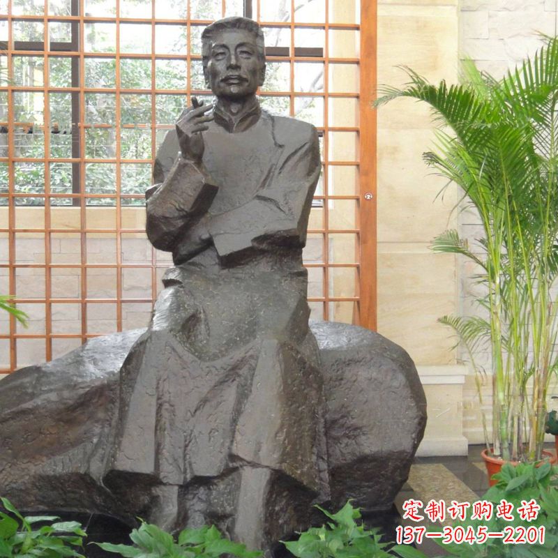 贵阳公园园林历史名人鲁迅铜雕像