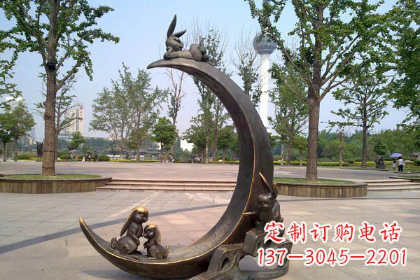 贵阳公园月亮和玉兔铜雕