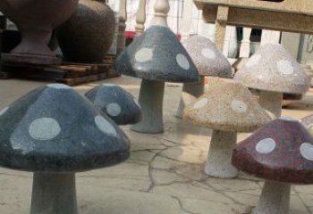 贵阳别具特色的蘑菇石雕