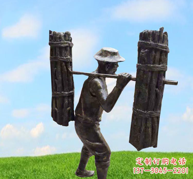 贵阳精美老人铜雕,传承古代挑柴精神