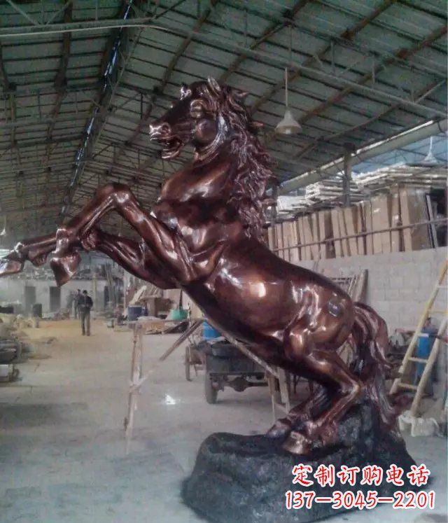 贵阳中领雕塑出品:铜雕正面奔马