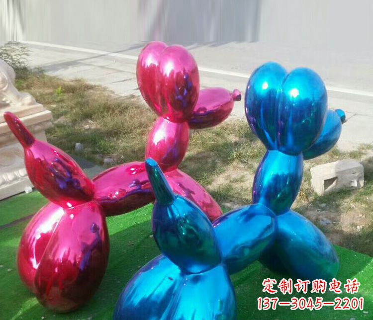 贵阳中领雕塑：精美不锈钢小狗雕塑，给您带来温馨的家庭氛围！