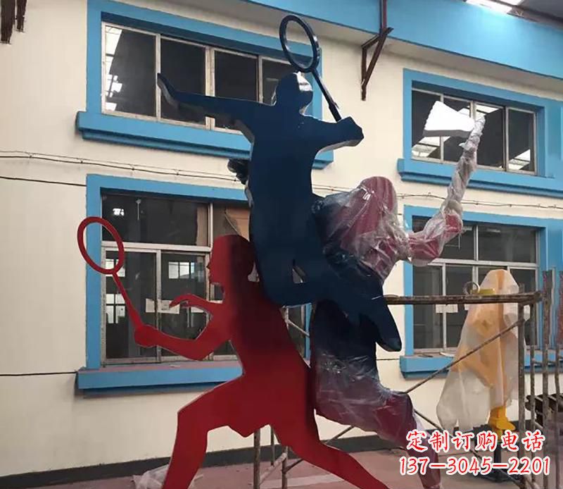 贵阳广场不锈钢打羽毛球雕塑2
