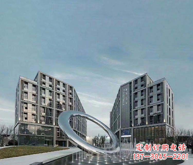 贵阳完美和谐的圆环景观雕塑