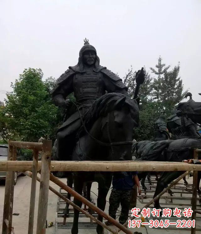 贵阳浪漫古将骑马铜雕，让您感受古代将军的风采！